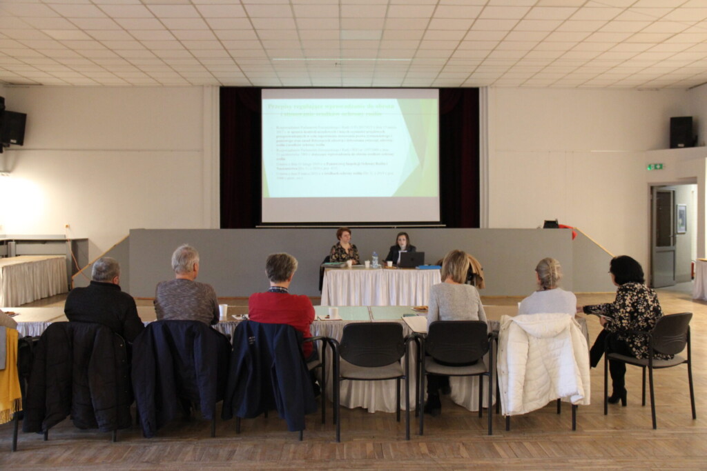 Zdjęcie ze spotkania z przedstawicielkami Państwowej Inspekcji Ochrony Roślin i Nasiennictwa.