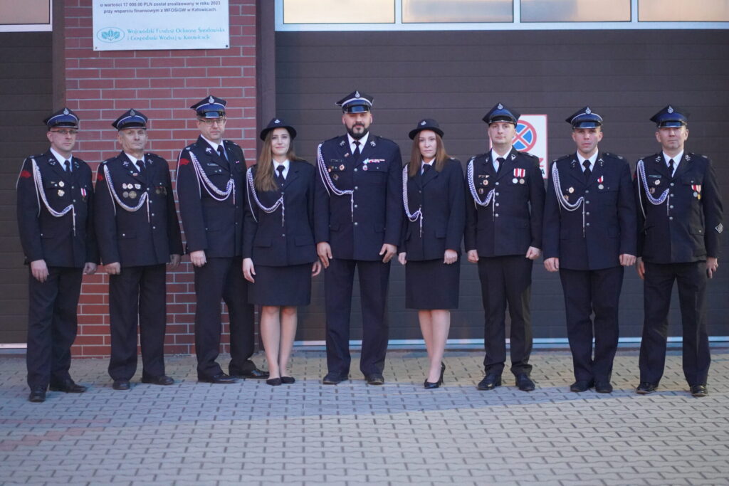 Zdjęcie członków Zarządu OSP Ornontowice. 