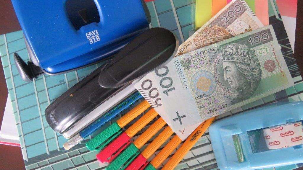 Przybory szkolne, pieniądze Przybory szkolne, pieniądze